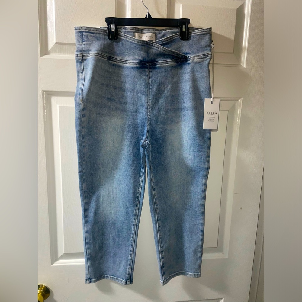 Risen Pull-on Capri Jean